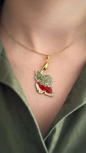 تو را ای کهن بوم و بر دوست دارم.