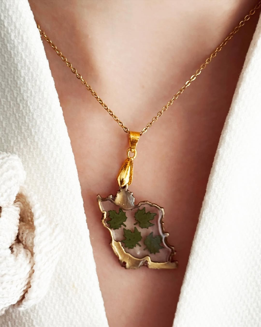 گردنبند ایران ۳