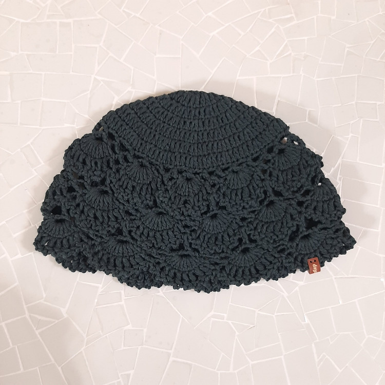 کلاه قلاببافی سبز تیره زنانه