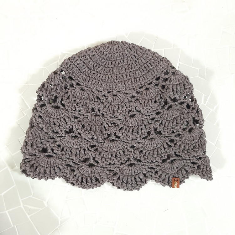 کلاه قلاببافی زنانه رنگ قهوه ای/دودی