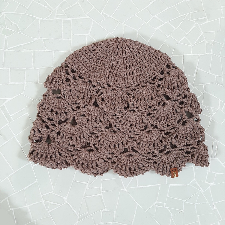 کلاه قلاببافی زنانه قهوه ای