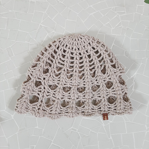 کلاه قلاببافی رنگ کرمی