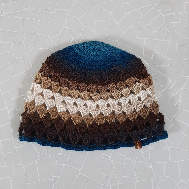 کلاه قلاببافی چند رنگ